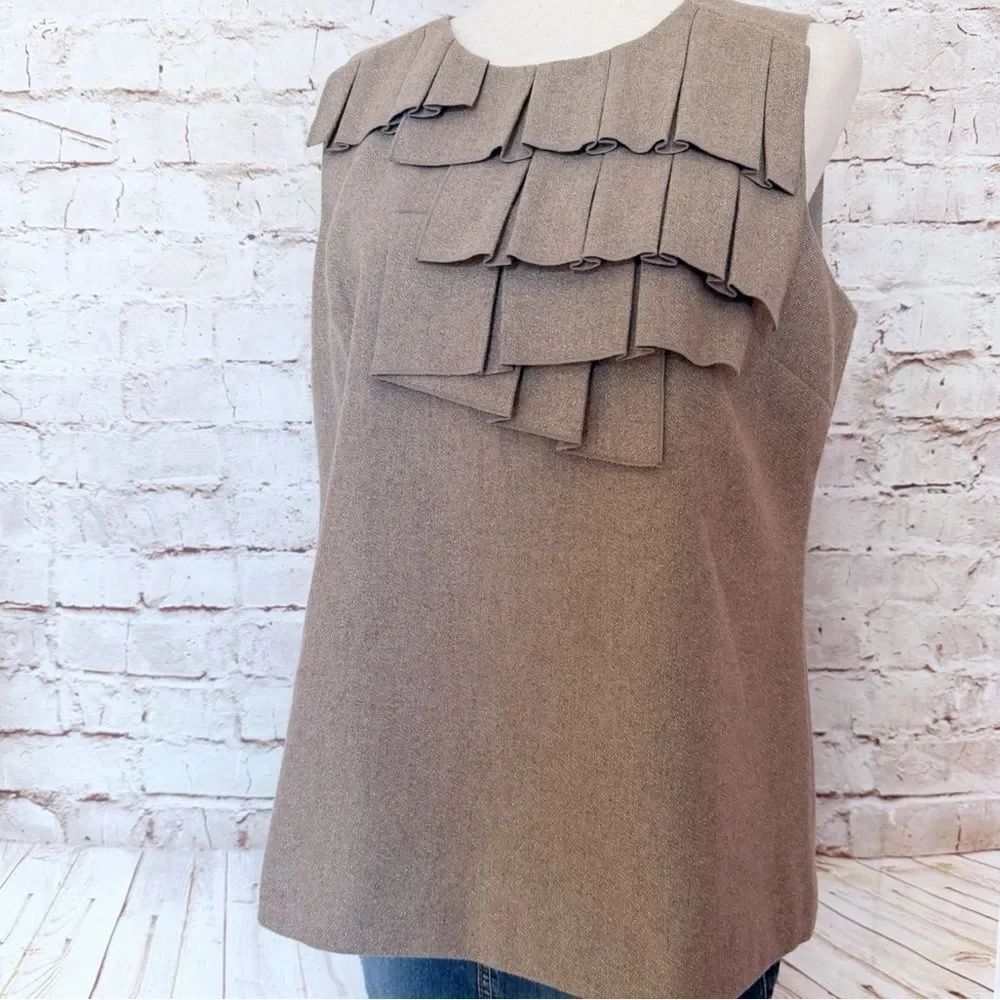 Banana Republic box pleated wool blend top sleeveless